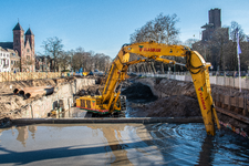 910520 Afbeelding van de werkzaamheden ten behoeve van het opnieuw aanleggen van de Stadsbuitengracht te Utrecht, ter ...